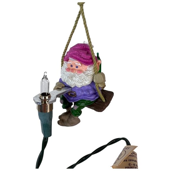 Vintage Hallmark Keepsake North Pole Power And Light Ornament Magic Lighted 1987 - Picture 2 of 7